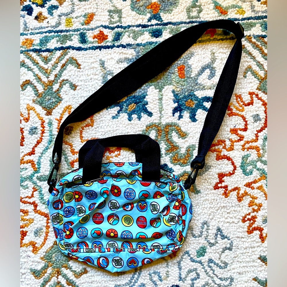 Kia Ora Kiwi New Zealander tote purse with removable strap NWOT